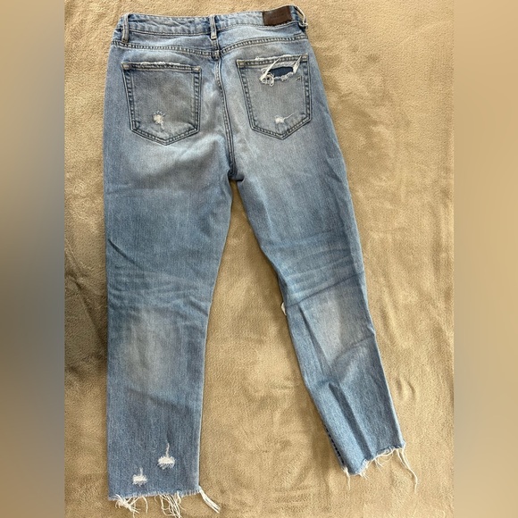 Hidden Tracey High Rise Distressed Jeans - Picture 5 of 10